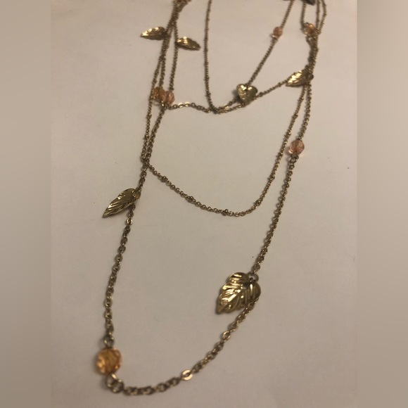 Gold leaf necklace - Picture 4 of 7